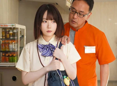 Người đàn ông quản lý đương đầu với em gái ăn cắp vặt trong cửa hàng